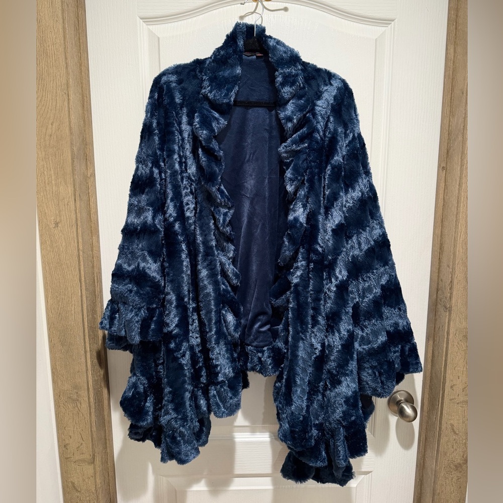Adrienne Landau Faux Fur Navy Blue Poncho/Wrap EUC!
